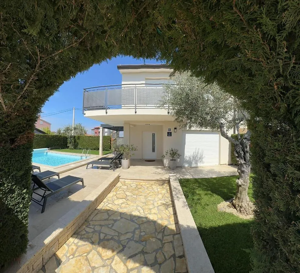 Villa Divina With Private Heated Pool Pula