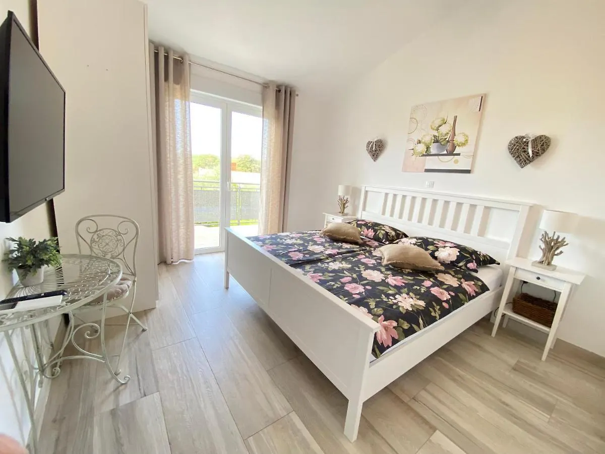 Villa Divina With Private Heated Pool Pula