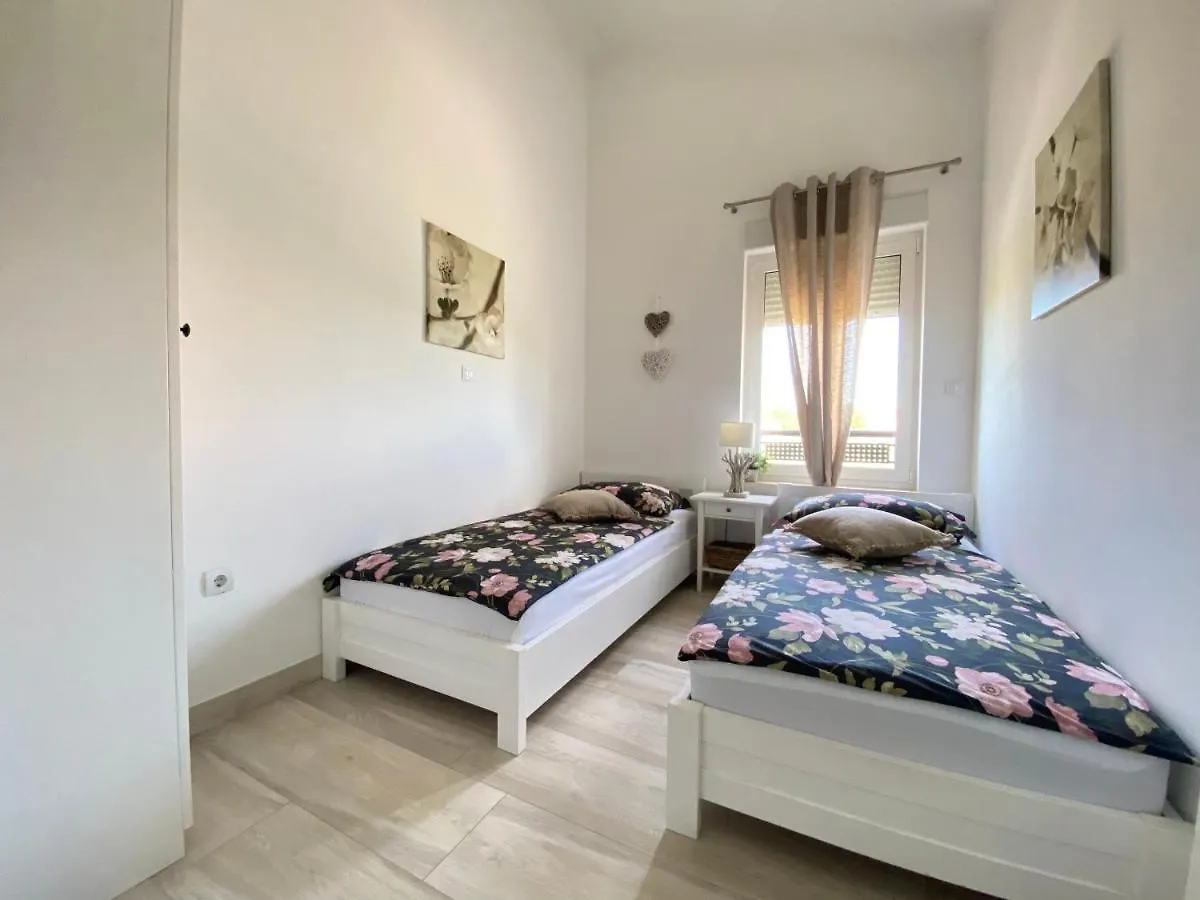 Villa Divina With Private Heated Pool Pula